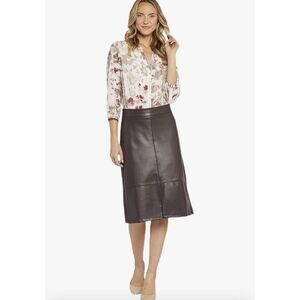 NYDJ Women's‎ Aline Skirt Vegan Leather Size 2 Lift Tuck Technology Cordovan